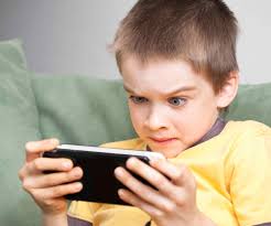 أضرار الألعاب الإلكترونية بصحّة الطفل النفسية